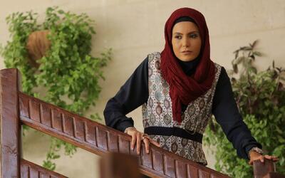  قابی دو نفره از سامیه لک بازیگر نقش آیناز در سریال آنام در کنار همسرش