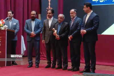  نشان نخستین رویداد جایزه ادبی نیما به «محمود دولت‌آبادی» و «تقی پورنامداریان» اهدا شد