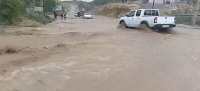  سیلاب وارد منازل ۴۰ خانوار روستای شهرک هزارانی آبدانان شد