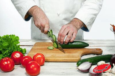  این ابزار ساده راز خوش‌طعم‌تر شدن غذاهای سرآشپزهاست - کلبه سرگرمی