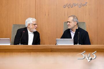  واکنش دولتی ها به ادعای رسایی درباره عارف/ مهاجرانی: من از غیرقانونی بودن ایشان خبر ندارم/ تقوی نژاد: ایراد قانونی در این زمینه وجود ندارد - مجله اینترنتی کولاک