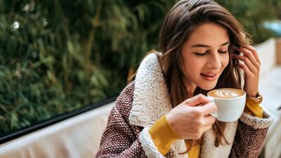 ۷ نوشیدنی صبحگاهی معجزه‌گر برای کاهش وزن بدون قهوه