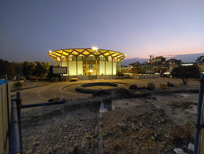  حوضچه مجاور ورودی سابق مترو خراب شده است