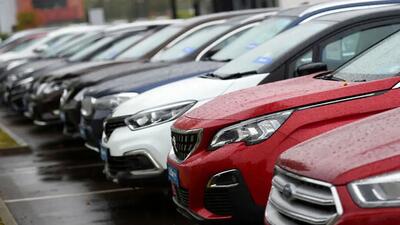  تعرفه واردات خودرو در ایران ۱۴۰۴: کاهش چشمگیر برای خودروهای کوچک، چالش برای پر‌حجم‌سوارها