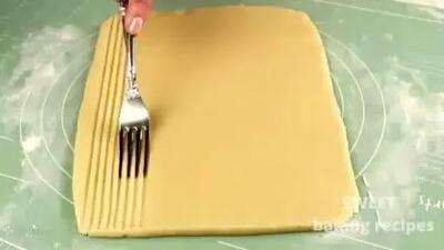  طرز تهیه بیسکویت کره ای دو رنگ مجلسی؛ ساده ،ترد و خوشمزه!