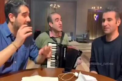  آواز شاد؛ هوتن شکیبا تو محفل خصوصیش آهنگ لالالالالای لای رو میخونه کیف میکنه