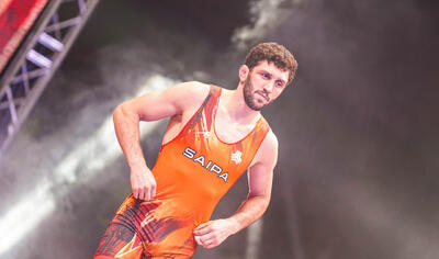  رضا یزدانی با قهرمانان روس، بانک شهر را تقویت می‌کند