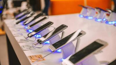  آخرین آمار واردات موبایل؛ رشد چشمگیر ورود گوشی مسافری