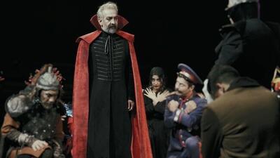  نمایشی که میزبان دیکتاتورهای تاریخ شده‌است/ خونخوارتر از دراکولا