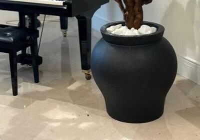  راهنمای جامع خرید گلدان؛ مدل‌های فایبرگلاس و فلزی