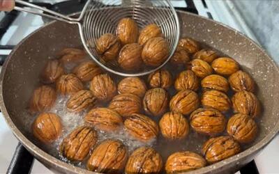  دیگه گردو نخورید! فقط کافیه گردو را در آب جوشبجوشانید