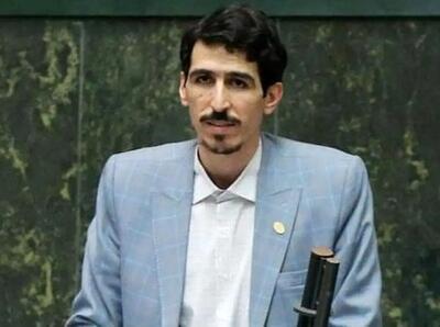  ماجرای خرید یک میلیارد تومان بنزین با یک کارت بانکی/ افشاگری نماینده مجلس از قاچاق و پولشویی در جایگاه‌های سوخت