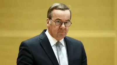  وزیر دفاع آلمان: جنگ ناتو و روسیه ممکن است قبل از سال ۲۰۲۹ رخ دهد؛ نیروهای مسلح ائتلاف ناتو باید برای اقدام نظامی احتمالی علیه روسیه بیش از پیش مجهز شوند