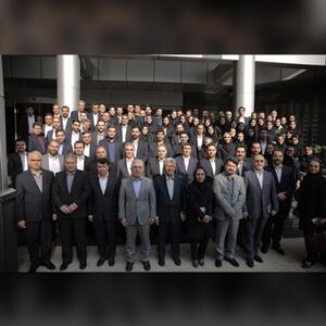  مدیرعامل بانک اقتصادنوین در جمع کارکنان جدید:  ارزشمندترین سرمایه بانک، مشتریان و نیروی انسانی آن است