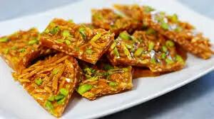  طرز تهیه  سوهان عسلی ترد و خوشمزه !