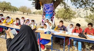  جشن کتاب در منطقه عشایری آبید بویر شهرستان اندیکا برگزار شد