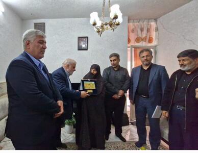  یاد وخاطر شهیدان و الگوهای مقاومت باید زنده بماند