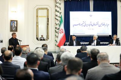  عارف: راهبرد قطعی کشور، توسعه روابط با کشورهای منطقه و اوراسیاست