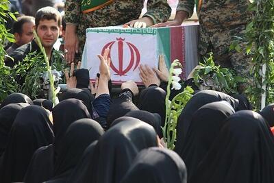  استقبال با شکوه مردم کرمان از پیکرهای مطهر ۹ شهید گمنام 