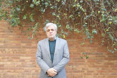  مهاجری در واکنش به استعفای فیاض زاهد: منتقدان را از قطار دولت پیاده نکنید / شرافت قلم خریدنی نیست