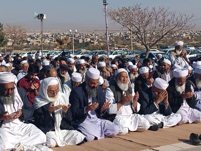  اقامه نماز باران؛ هنگامه‌ دعا و همدلی شیعه و سنی شهرستان مرزی خواف