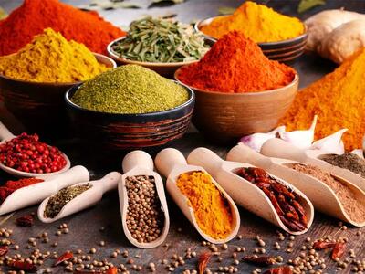  چه ادویه‌ها و موادی گوشت را نرم و خوش‌طعم می‌کنند؟