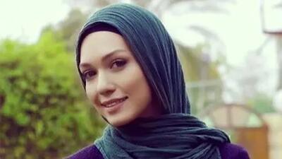  دکوراسیون شیک خانه امروزی شهرزاد کمالزاده/ لوستر طلایی، یخچال و لباسشویی سیلور، کابینت خوش رنگ و ظرف و ظروف گران قیمت خانم بازیگر باسلیقه