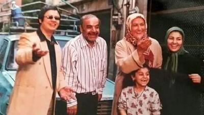  فیلم/ پشت صحنه باحال و خنده دار آقا ماشالله و پسرش علی در سریال خانه به دوش/عمرا بتونی جلوی خندتو بگیری