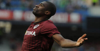  آشنایی با لئونارد کوئیکه، مهاجم سابق استقلال؛ از درخشش در اسپارتا پراگ تا میم مشهور در ریزه اسپور