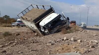  بی احتیاطی جان راننده خاور را گرفت