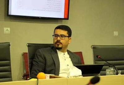  اگر ارز حاصل از صادرات صنعت فولاد به کشور وارد نمی‌شود عمدتا به دلیل مقررات غلط بانک مرکزی است