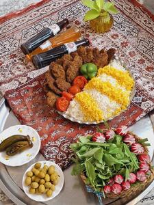  از شما/یک شام ایده آل،حوالی خانه ی مهتاب بانو....🧿