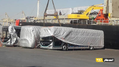  شفاف‌سازی گمرک درباره اتوبوس های مانده در گمرک