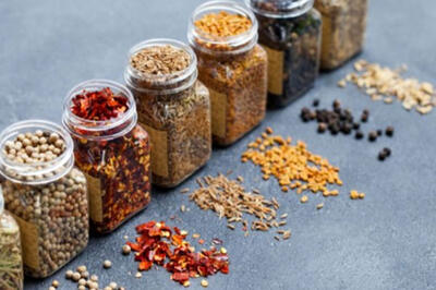  زمان طلایی اضافه کردن‌ ادویه به غذا چه موقع است؟