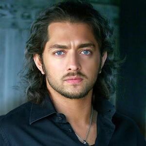  نگاه روز |نگاهی به آثار کمدی کارنامه بهرام رادان به بهانه بازی در «صبحانه با زرافه‌ها