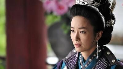  نگاه روز |عکس یادگاری دختران خواننده با «بانو یوها» در پشت‌ صحنه یک سریال