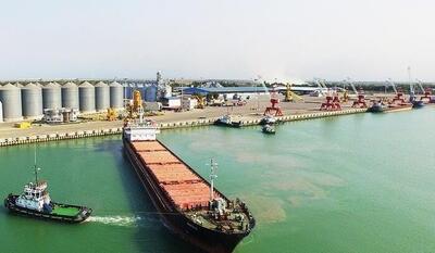  بندر امیرآباد در اوج رونق مبادلات تجاری رکورد بی سابقه پهلوگیری ۶۶۰ فروند شناور در 7 ماه گذشته