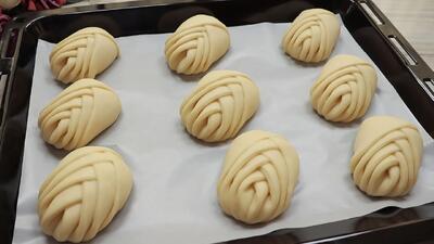  «طرز تهیه نان خانگی نرم و خوش طعم به شکل رز با دستور ساده »