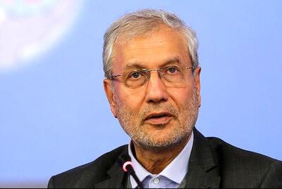  ربیعی: ایده رشد اقتصادی با اعطای وام و صدور مجوز اشتباه بود/ ایران بیش از هر زمان دیگر به عقلانیت و سخت‌کوشی نیاز دارد