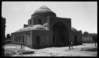  عکس/ نمایی بی نظیر از امامزاده یحیی ورامین ۹۴ سال پیش با دالان‌های عظیم | اقتصاد24