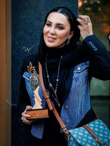  عکس/ تیپ اسپرت لیلا بلوکات با شلوار و کت جین در یک مراسم | اقتصاد24