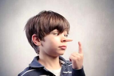  ۵ حرکت عجیب بدن که راز دروغگو‌ها را فاش می‌کند