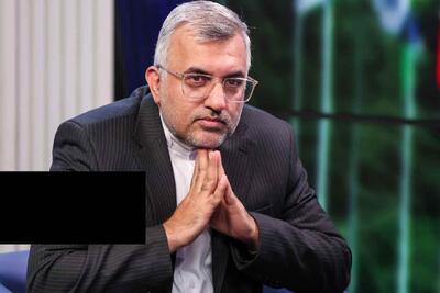  معاون عراقچی: در این چند هزار صفحه تحریم وضع شده علیه ایران، جایی نگفته‌اند که چون «مرگ بر آمریکا» گفته‌اید، تحریم شده‌اید/ البته نمی‌گویم این موضوع بی‌تأثیر است، گاهی خود ما هم باعث می‌شویم یک تحریم راحت‌تر اعمال شود/ نباید زیر بار این برویم که یک استاندار چهار سال رایزن ایران در یک کشور شود و حقوق دلاری بگیرد