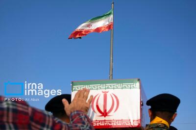  استقبال مردم سمنان از پیکر ۸ شهید گمنام