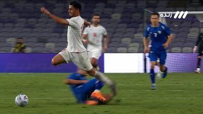  علی علیپور، مدافع منچسترسیتی را اخراج کرد! ازبکستان ده نفره شد