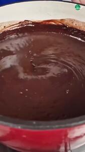  حمید معصومی‌نژاد دست به چاقو و آشپزی شد؛ طرز تهیه عجیب‌ترین دسر ایتالیایی
