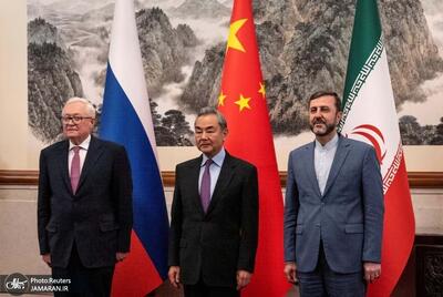  حسینی، تحلیلگر مسائل بین‌الملل: قطع ارتباط با غرب باعث شده در مقابل چین و روسیه خلع سلاح شویم/ تبدیل سیاست خارجی به ابزار رقابت‌های داخلی باعث شده روسیه در مقابل ایران احساس مصونیت کند