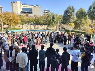  نمایش خیابانی «چرخ» در بروجرد اجرا شد