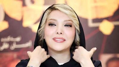  شوکه‌کننده‌ترین استایل مجلسی صدف اسپهبدی /کفش پاشنه بلند با پاهای بدون جوراب