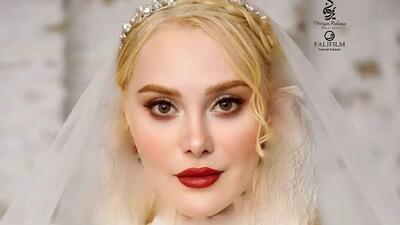  عکس / رونمایی آرام جعفری تازه عروس سینما از چکمه های قرمز و تیپ و استایل پاییزی اش